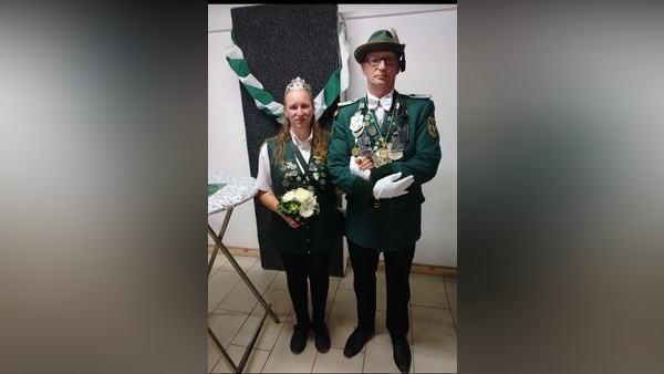 Schützenfest in Dinslaken-Feldmark: Wer folgt auf Sven Pfennig?