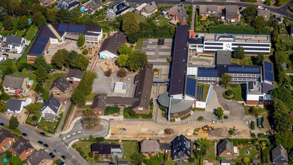 Schulhof in Hünxe gesperrt: Vorbereitungen für Neubau starten in den Ferien