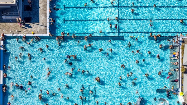 Täglich schwimmen im Dinamare: Kinderferienkarte macht es möglich