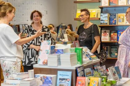 Übernachten in Voerder Buchhandlung: „Das wollte ich schon immer mal machen!“