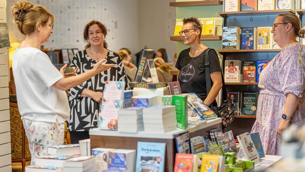 Übernachten in Voerder Buchhandlung: „Das wollte ich schon immer mal machen!“