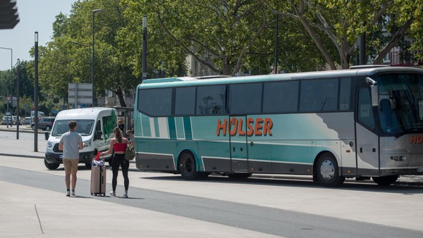 Voerder Busunternehmen Hülser stellt Gesamtbetrieb ein: Das ist bisher bekannt