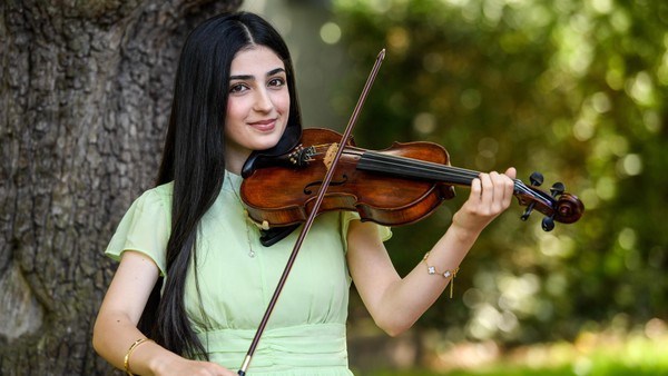Zehn Jahre nach Flucht aus Syrien: Sara (18) verbindet mit ihrer Musik Menschen