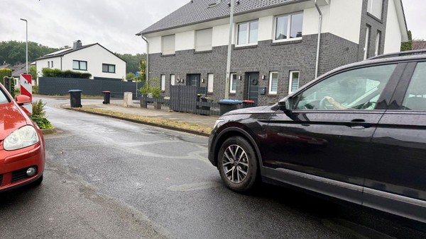 4000 Autos: Anwohner fordern Verkehrsberuhigung – und kassieren kuriose Absage