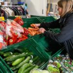Alltag in Dinslakener Tafel: „Niemand soll sich schämen, hierher zu kommen“