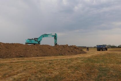 Bagger rollen in Voerder Naturschutzgebiet des Rheinvorlandes: Das steckt dahinter