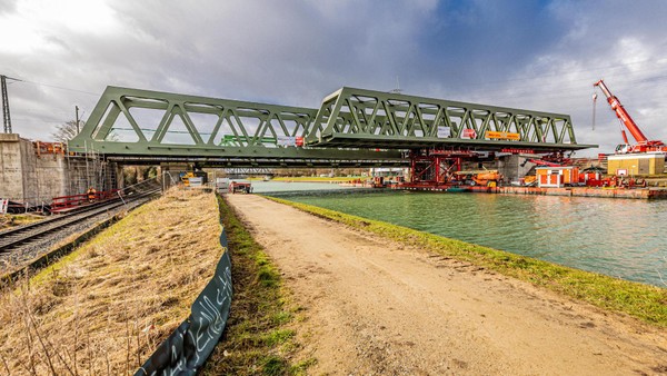 Betuwe-Ausbau in Voerde: Fuß- und Radweg am Wesel-Datteln-Kanal zeitweise gesperrt