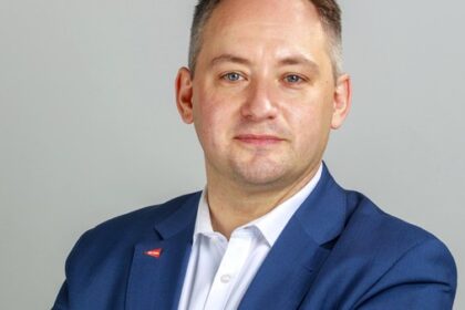 Bundestagsabgeordneter setzt sich aus Berlin für Pizzeria in Dinslaken ein