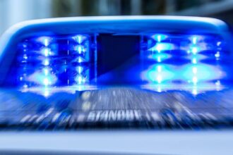 Diebstahl in Voerde: Sattelzugmaschine von Firmengelände entwendet
