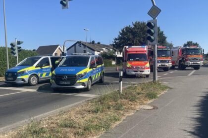 Dinslaken: Mehrere Verletzte bei Verkehrsunfall auf der Weseler Straße