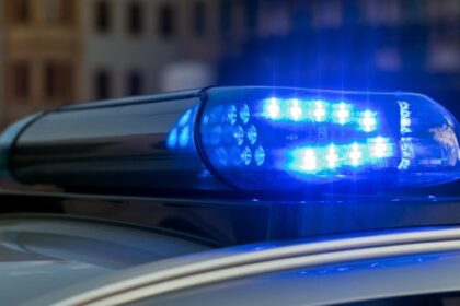 Dinslaken: Versuchter Einbruch in Elektrofachgeschäft – Polizei bittet um Hinweise