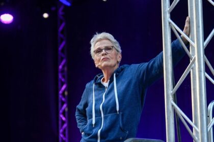 Ein besonderer Abend in Dinslaken: Frau Jahnke hat ins Burgtheater eingeladen