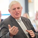 Hitzeschutz für Seniorenheime: Caritas Dinslaken hat Lösung - Minister zu Besuch