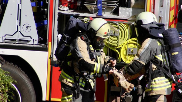 Hünxer Feuerwehr wegen eines Zimmerbrandes alarmiert: Das ist passiert