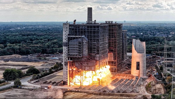 Kraftwerk Voerde: Jetzt ist auch das erste Kesselhaus weg – „es hat geblitzt“