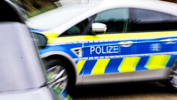 Motorradfahrer flüchtet vor Polizei in Dinslaken und ignoriert rote Ampeln