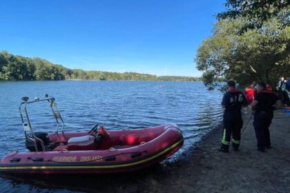 Nach Zeugenhinweis: Einsatzkräfte suchten vermissten Schwimmer im Tenderingssee
