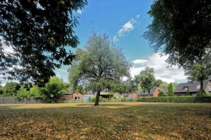 Neuer Wohnraum auf altem Kirchengelände in Voerde: Investor trifft auf Nachbarn