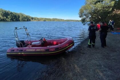 Person im Tenderingssee vermisst: Taucher und Drohne bei der Suche im Einsatz