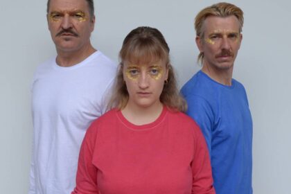 Premiere in Dinslaken: Burghofbühne inszeniert die wahren Helden des Alltags