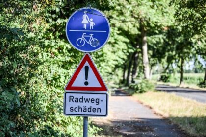 Radweg in Voerde seit Jahren kaputt: Bürger sauer – „einfach eine Katastrophe“