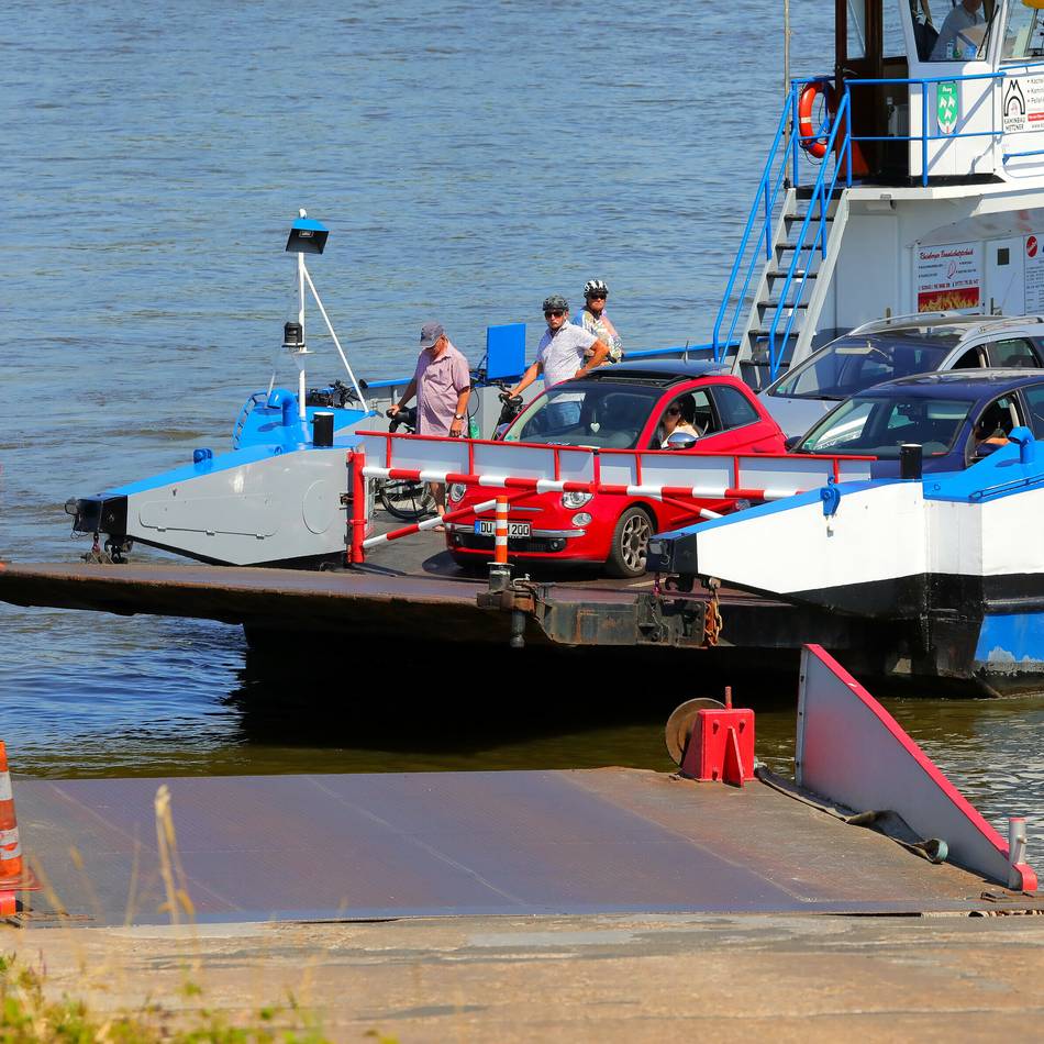 Rheinpegel ist gestiegen: Fähre pendelt ab Freitag wieder zwischen Walsum und Orsoy