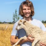 Schafekuscheln in Voerde: Eigentlich habe ich Angst vor Tieren, aber ...