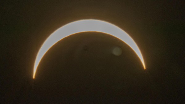 Sonnenfinsternis in Dinslaken: Stimmungsvolle Fotos vom Rheindeich