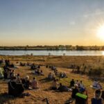 Sonnenfinsternis zieht zahlreiche Besucher an die Emschermündung in Dinslaken