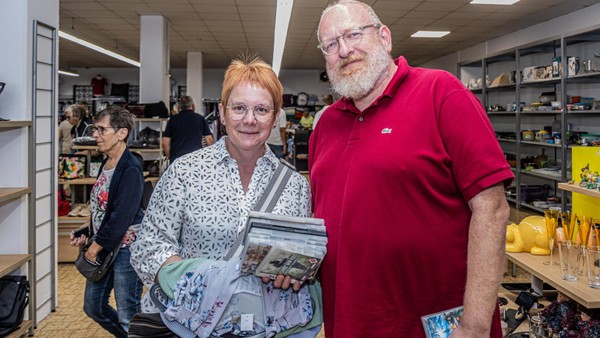 T-Shirts ab einem Euro: Second-Hand-Laden „Lieblingsstücke“ eröffnet in Voerde