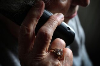 „Telefon-Engel“ bald auch in Dinslaken? Darum geht es bei dem Projekt aus München