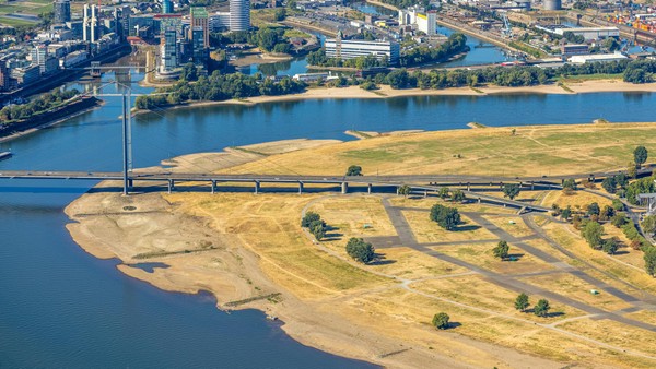 Über 80 Fotos! So trocken sieht es am Rhein zwischen Düsseldorf und Emmerich aus
