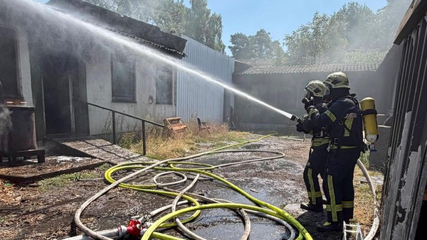 Übung wird Ernstfall: Hünxer Feuerwehr löscht Dachstuhlbrand