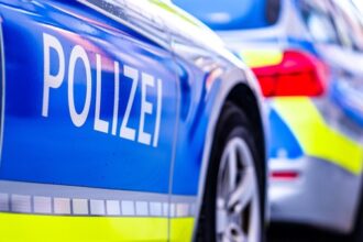 Voerde: Polizei sucht weiße Sattelzugmaschine der Marke Volvo – das ist der Grund