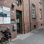 Warum hat Dinslaken den Mietvertrag für die Bücherstube Lohberg gekündigt?